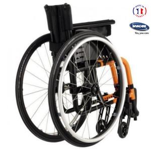 Ultra-light : fauteuil roulant pliable Ultra-light : fauteuil roulant pliable