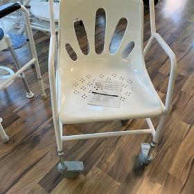 CHAISE DE DOUCHE MOBILE NOMAD IDENTITES 