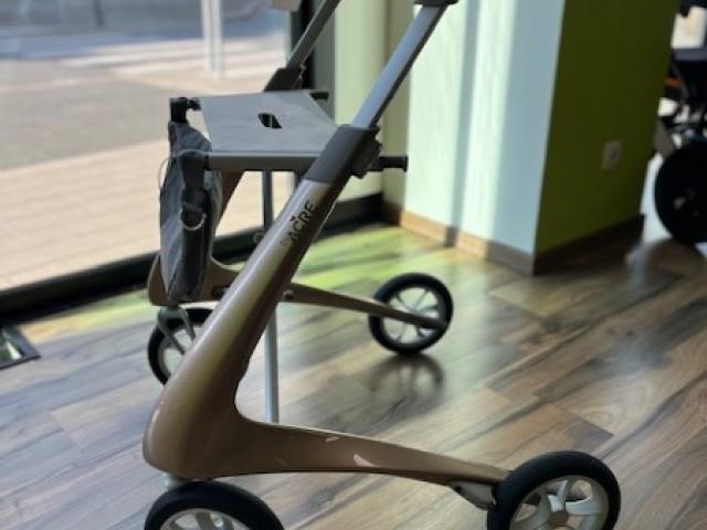 ROLLATOR CARBON ULTRALIGHT MOBIO 