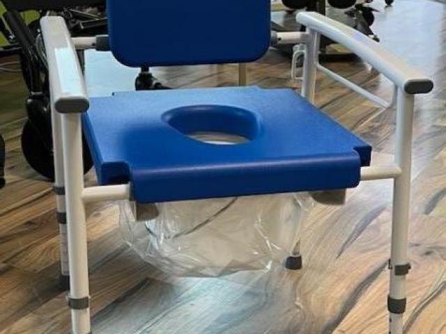 FAUTEUIL DE TOILETTES ENFANT NUVO 