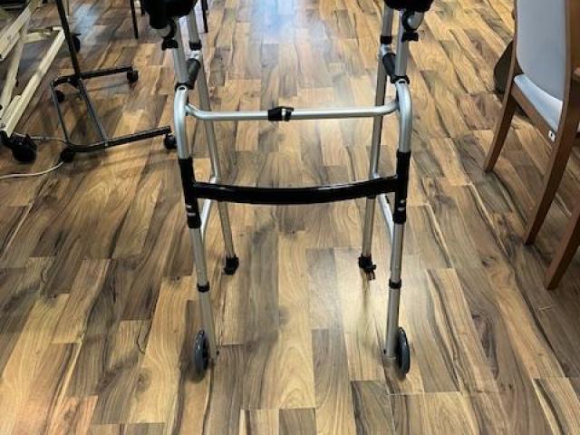 CADRE DE MARCHE AVEC APPUIS BRACHIAUX 