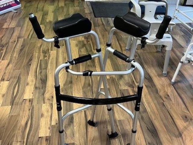 CADRE DE MARCHE AVEC APPUIS BRACHIAUX 