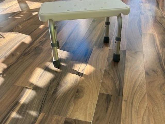 MARCHE PIED REGLABLE MEDTRADE