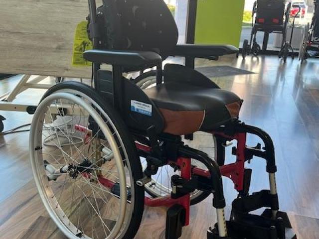 FAUTEUIL ROULANT INVACARE ACTION 3 JUNIOR 