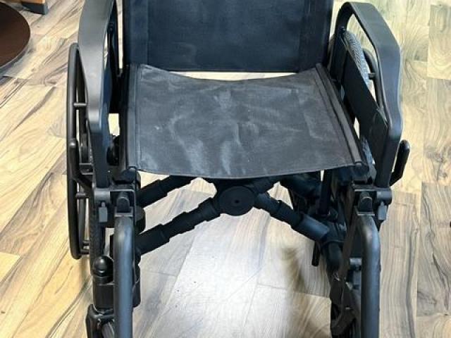 FAUTEUIL ROULANT ZERO METAL 